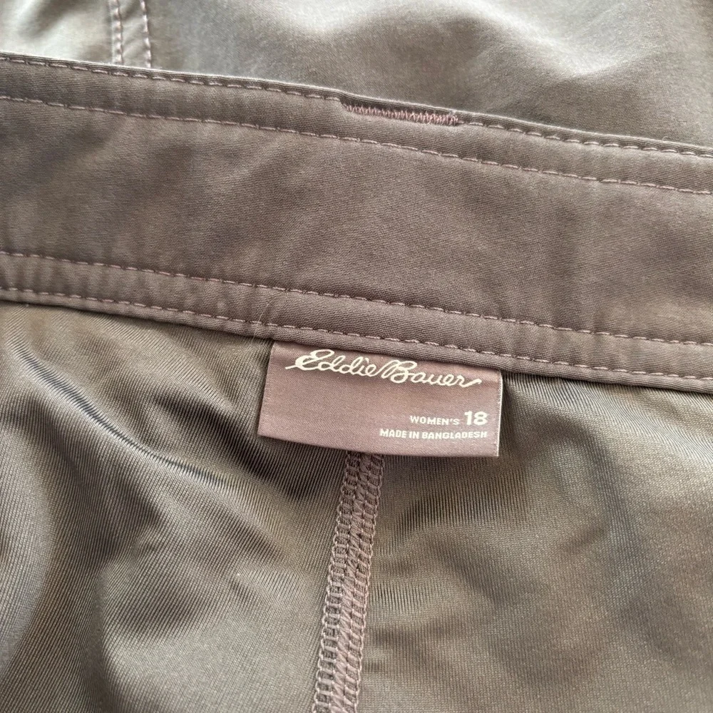 Eddie Bauer Women's Plus Size 18 Gray Skort with lining‎ and pockets. - Picture 7 of 7